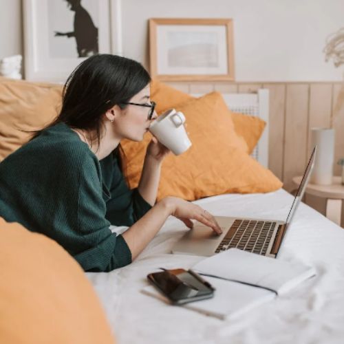 How to Turn Online Communication Into a Serious Relationship