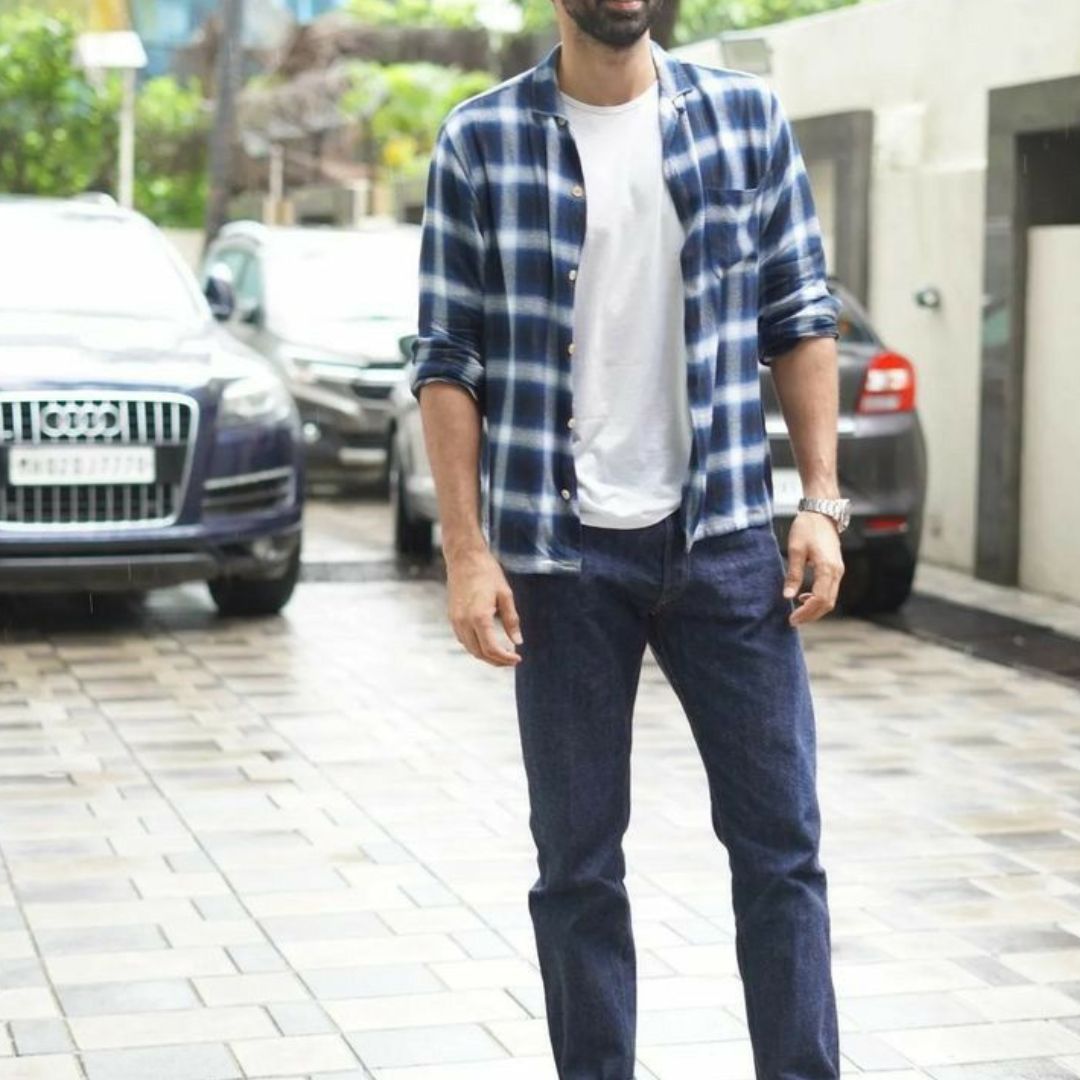 10 Shirt Colors To Wear With Blue Jeans For Men