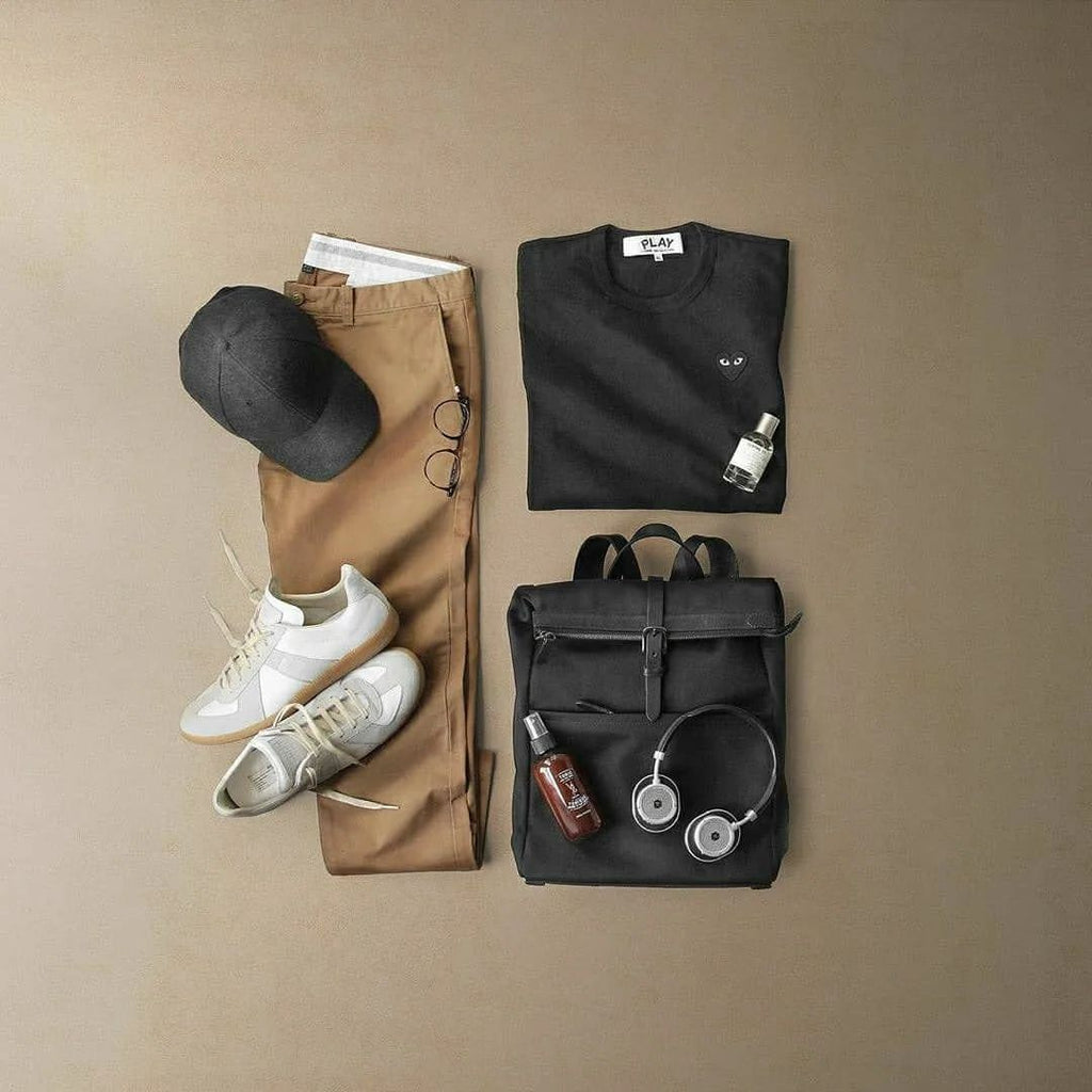 simple black t-shirt outfit for men