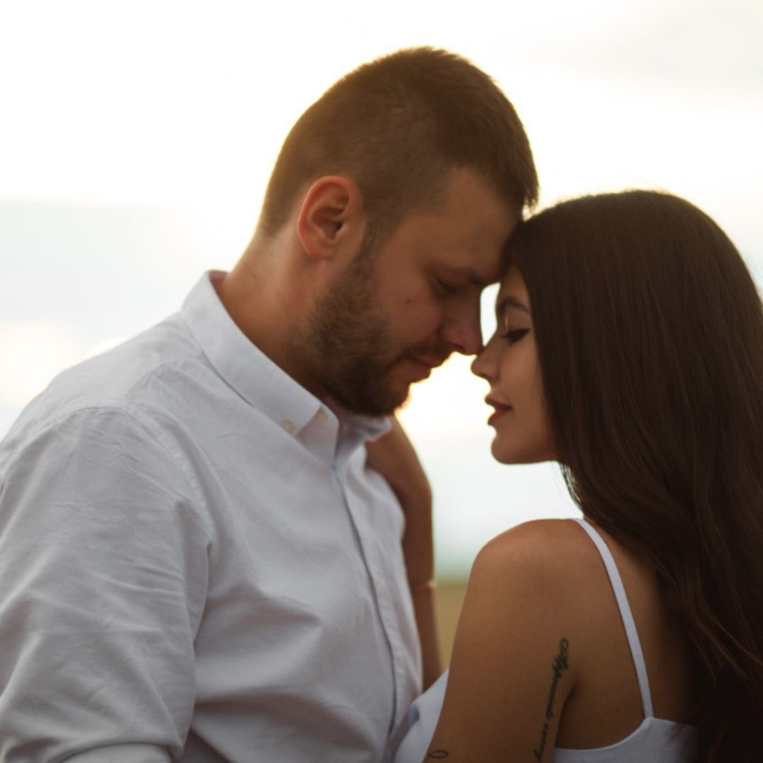 5 Hidden Signs A Man Is Falling In Love With You
