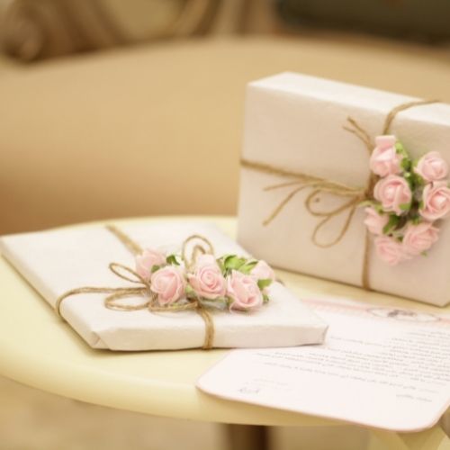 8 Great Wedding Gift Ideas for the Bride and Groom