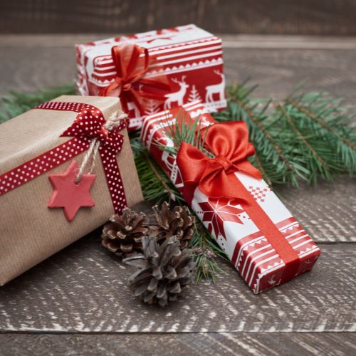 Affordable Christmas Gift Ideas for Mama and Dad