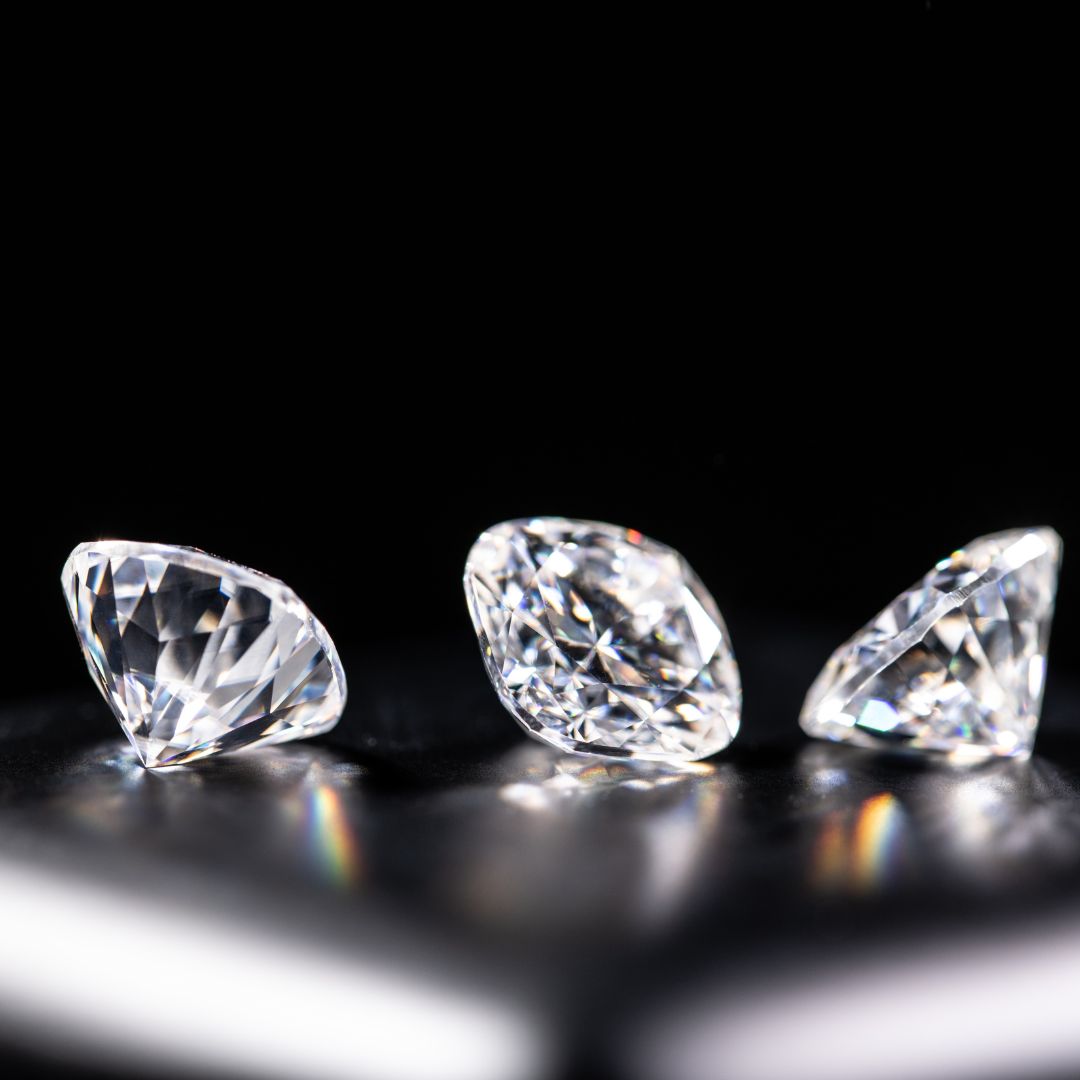 Diamonds vs Moissanite
