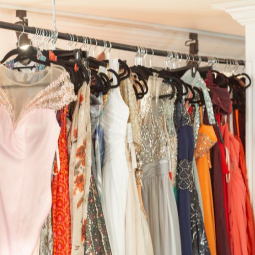 How Mobile Steaming Company Transforms Event Dresses in Minutes