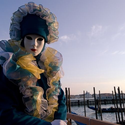 Tips To Create a Fantasy Costume