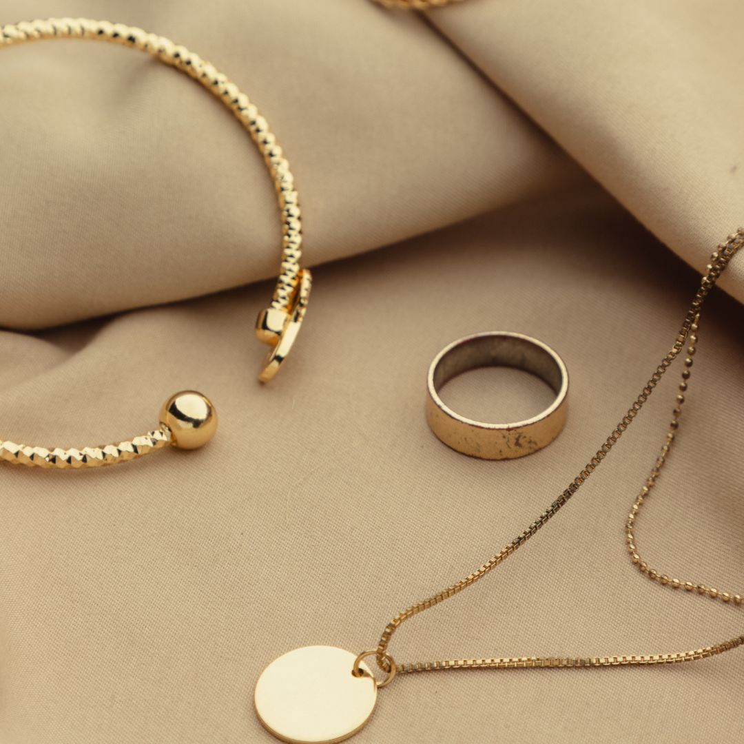 Balancing Luxury and Security: Gold IRAs for High-Value Jewelry Owners