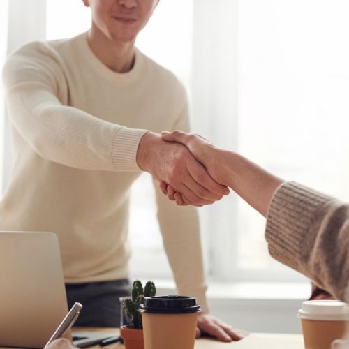 4 Big Companies That Hire Felons In 2022