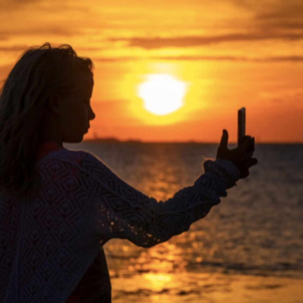How to Take Photos of Yourself When Traveling Alone: The Best Tips