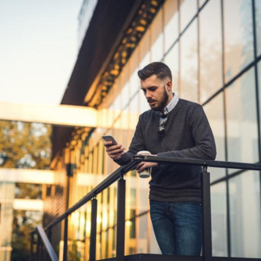 How to Wear Jeans at Work: 5 Dos and Don’ts