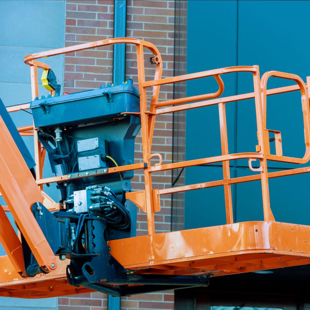 Hydraulic Lift Repairs: When to Call in the Experts