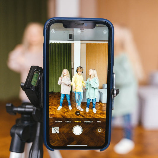  Images Into Short Videos