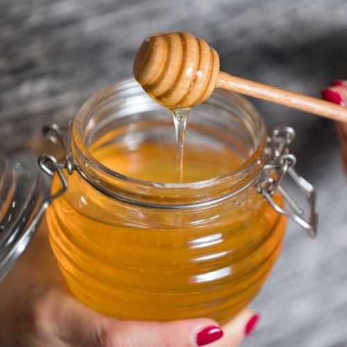 6 Proven Benefits And Uses Of Manuka Honey