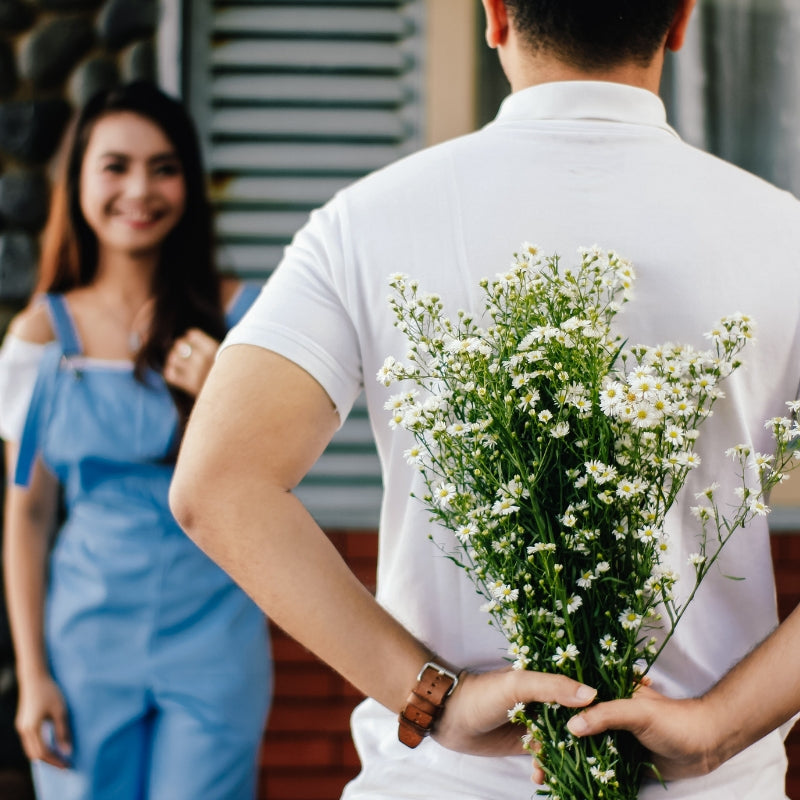 9 Ways To Make Her Fall In Love With You - All Over Again! By Brian Robbens