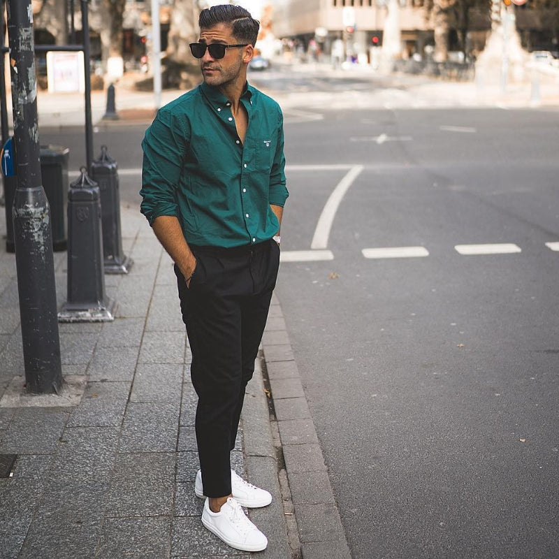 Looking some cool street ready outfits for men? Look no further. checkout these 5 amazing street style looks you can copy right now to look sharp. #street #style #mens #fashion #dapper 