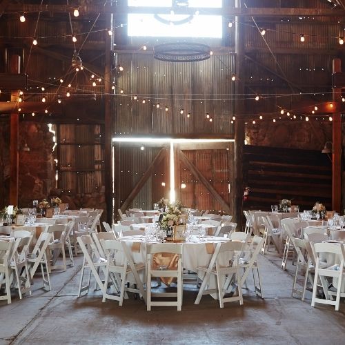 WHY YOU SHOULD CONSIDER HAVING A BARN WEDDING
