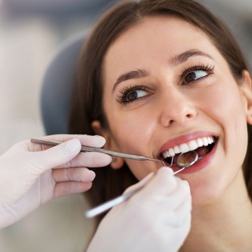 7 TIPS FOR CHOOSING THE RIGHT DENTIST