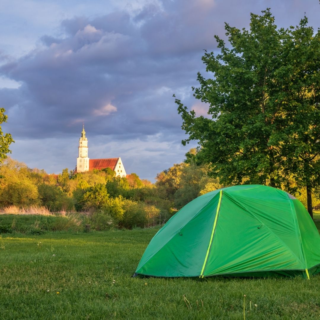 6 Reasons to Choose a Rental Service for Tents